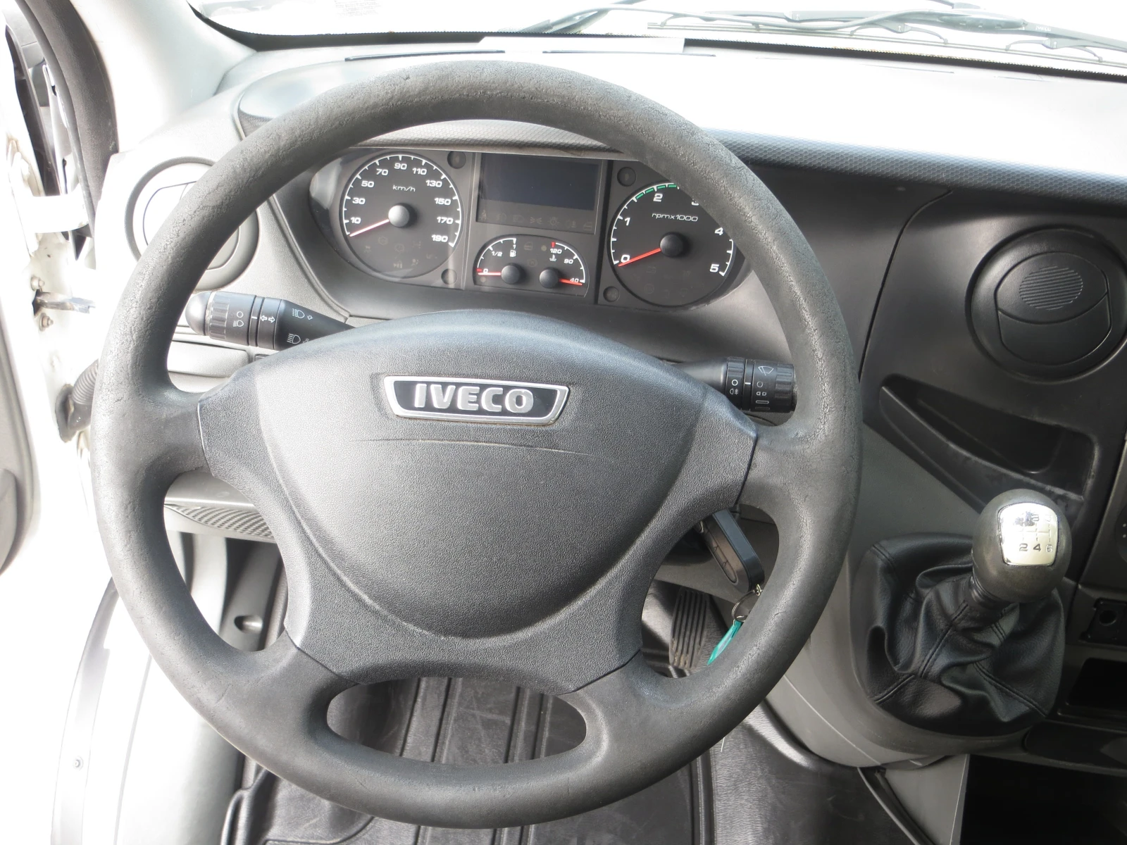Iveco Daily 35S13-12 КУБ. М. ОБЕМ НА ТОВАРНОТО ПОМЕЩЕНИЕ, снимка 8 - Бусове и автобуси - 56130015