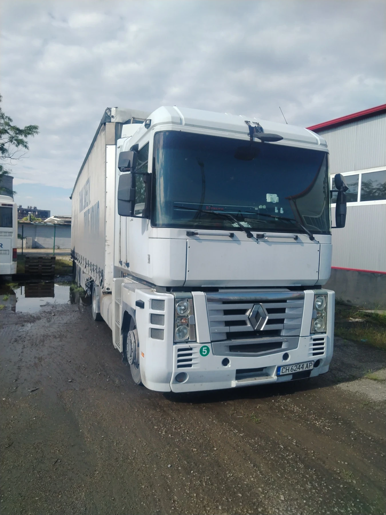 Renault Magnum Mega