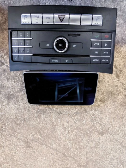 Навигация и дисплей команд MERCEDES W218 CLS Radio CD NAVI