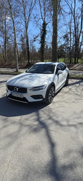 Volvo V60 Cross Country 2.0 Hybrid 4x4 8скорости Face, снимка 2