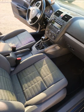 VW Golf 1.9 TDI 105 к.с.2007г. - 4190 € / 8194.93 лв. - 99702552 12