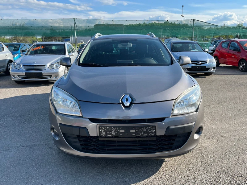 Renault Megane 1.6i Navi, снимка 8 - Автомобили и джипове - 45358775