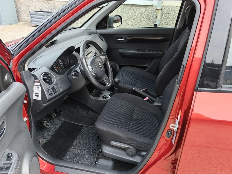 Suzuki Swift 1.3I , снимка 11 - Автомобили и джипове - 49150993