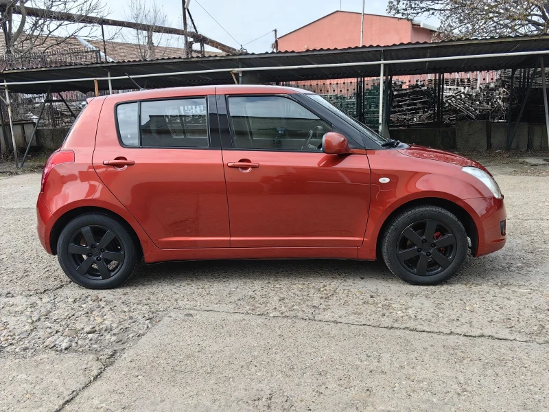 Suzuki Swift 1.3I , снимка 8 - Автомобили и джипове - 49150993