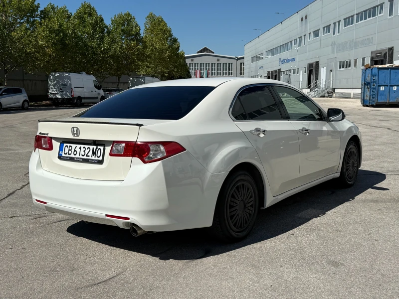 Honda Accord 2.0i 156 к.с. Газ/бензин, снимка 4 - Автомобили и джипове - 52815425