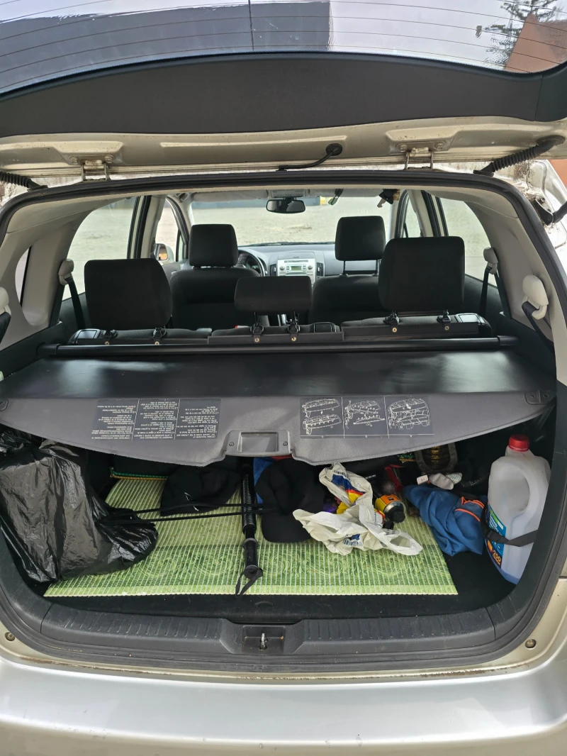 Toyota Corolla verso, снимка 14 - Автомобили и джипове - 52132595