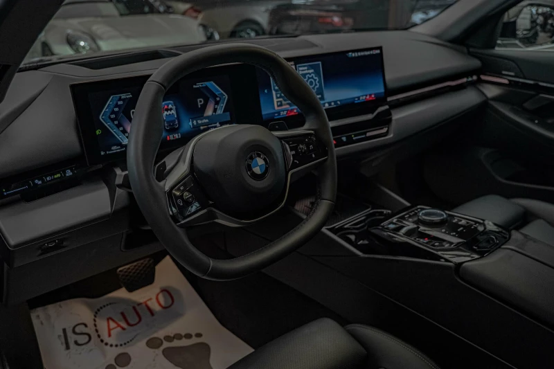 BMW 520  i/Harman Kardon/HuD/360Камера/3D View/Обдухване, снимка 7 - Автомобили и джипове - 52312219