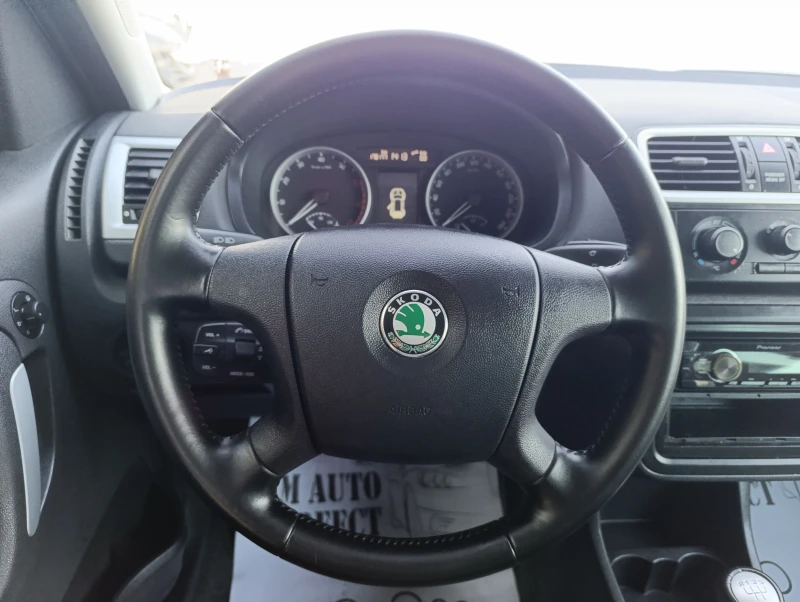 Skoda Roomster SCOUT-1.4i-16v БЕНЗИН, снимка 11 - Автомобили и джипове - 52419315