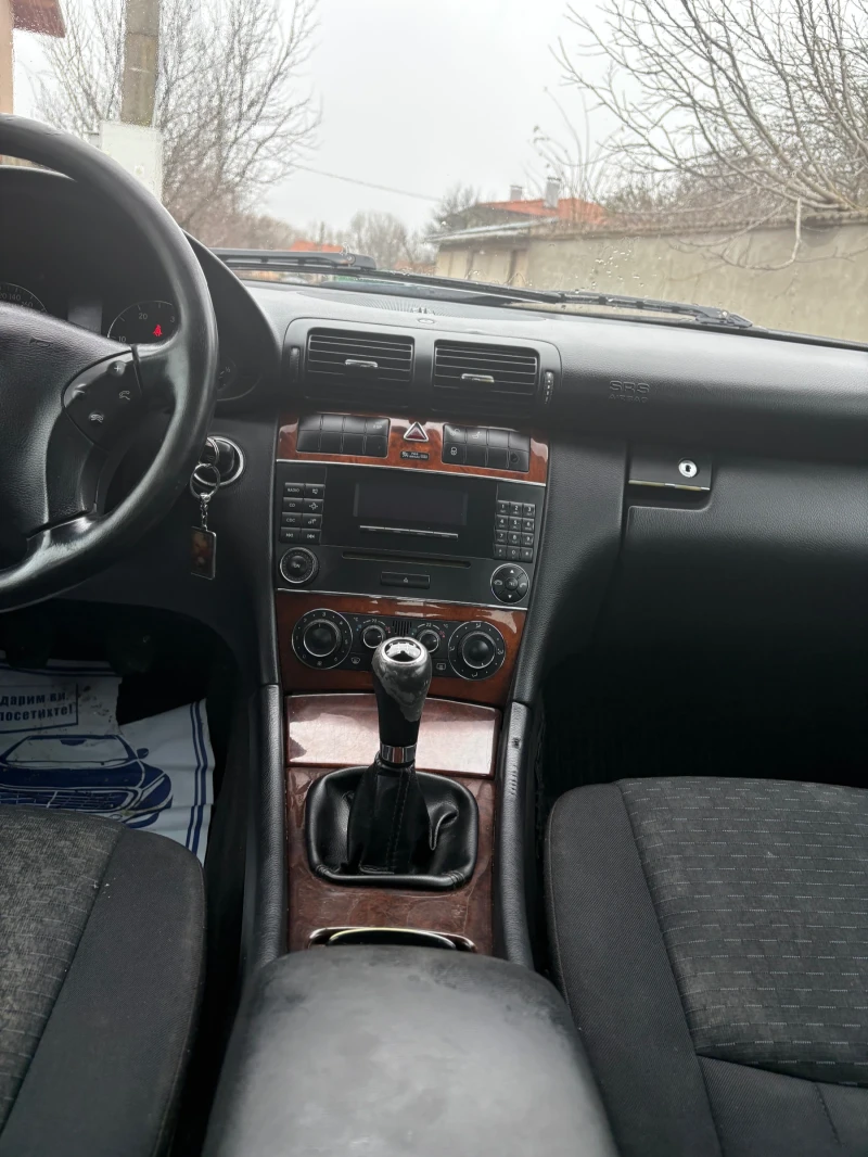 Mercedes-Benz C 220, снимка 10 - Автомобили и джипове - 52583340