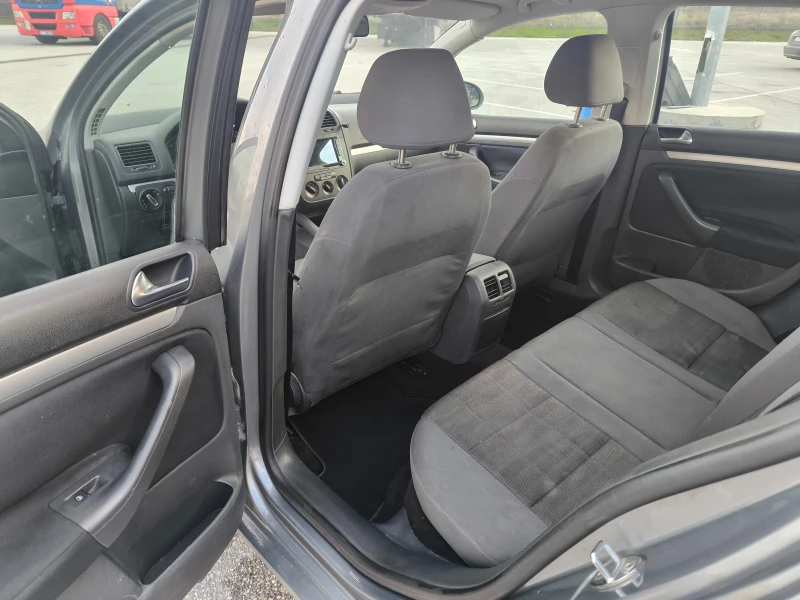 VW Golf 5, снимка 4 - Автомобили и джипове - 53300302