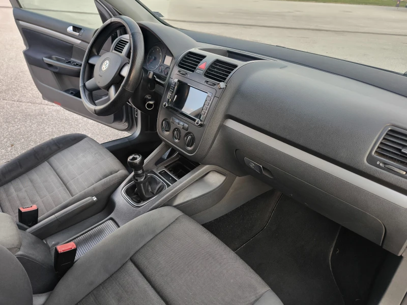 VW Golf 5, снимка 2 - Автомобили и джипове - 53300302