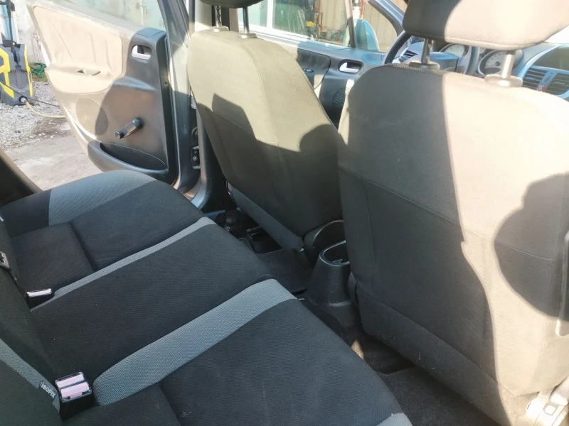 Peugeot 207 1.6HDI 90kc, снимка 15 - Автомобили и джипове - 53407118