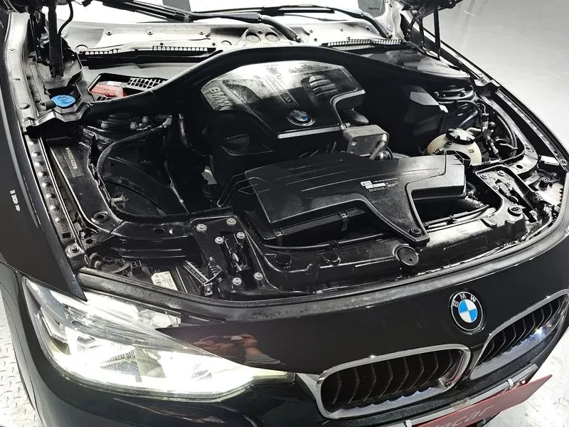 BMW 320 i - САМО 30% АВАНС, снимка 6 - Автомобили и джипове - 56304495