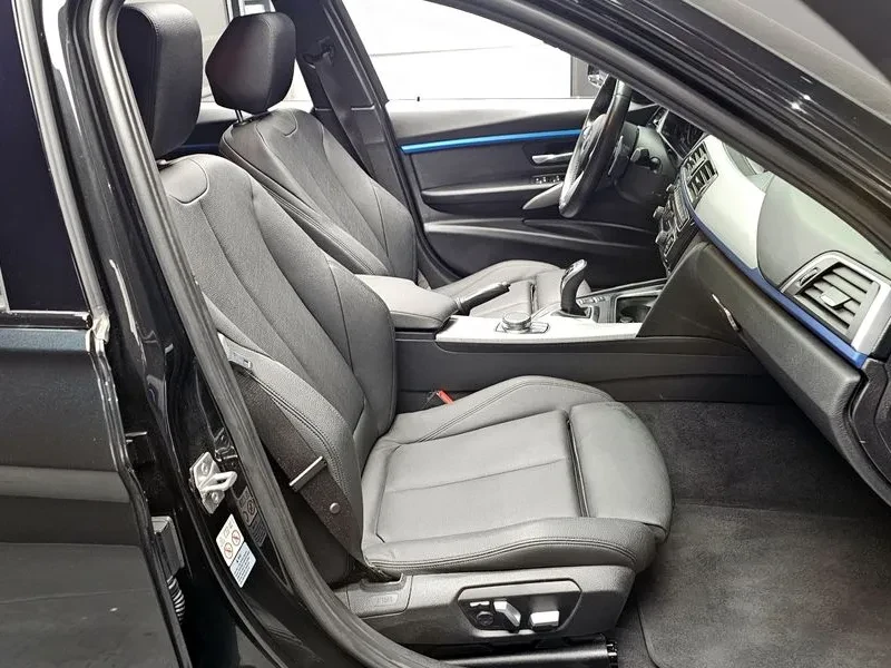 BMW 320 i - САМО 30% АВАНС, снимка 10 - Автомобили и джипове - 56304495