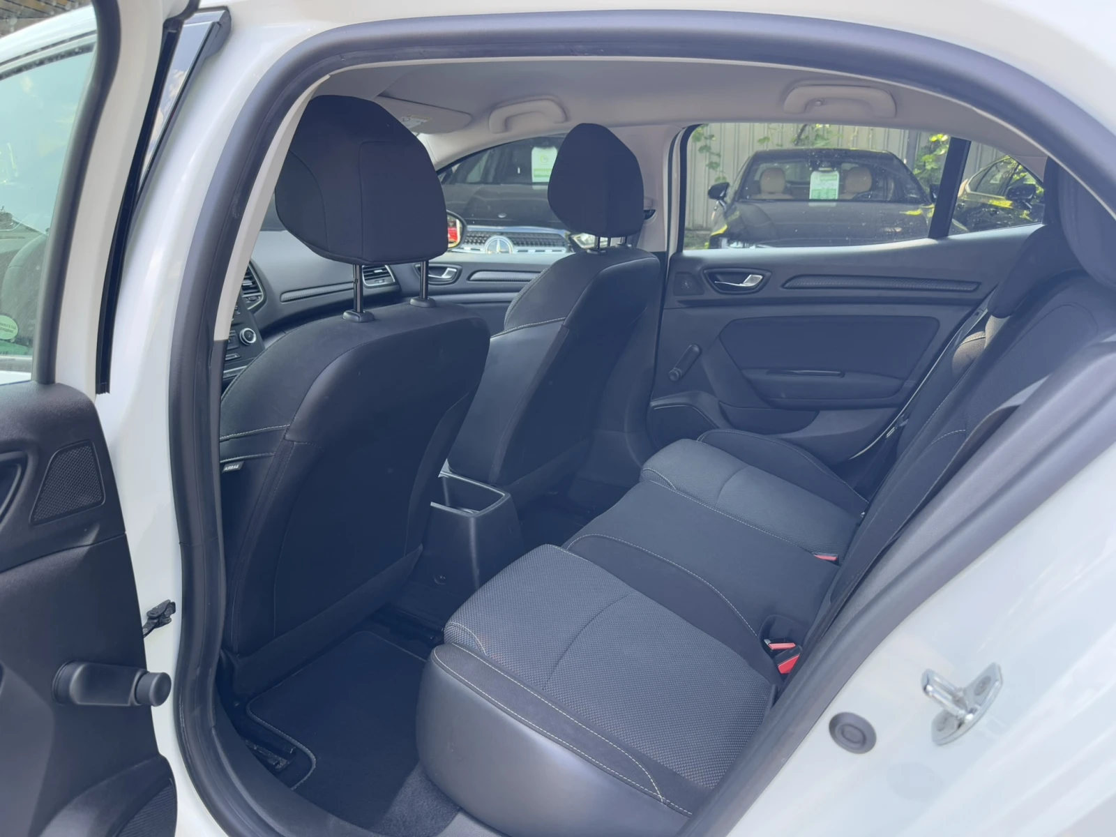 Renault Megane 1.5 DCI Life - изображение 9