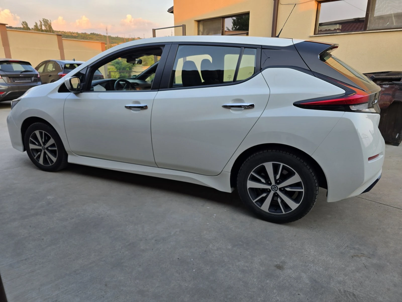 Nissan Leaf  40 kWh | Навигация| Камера| Джанти - изображение 4