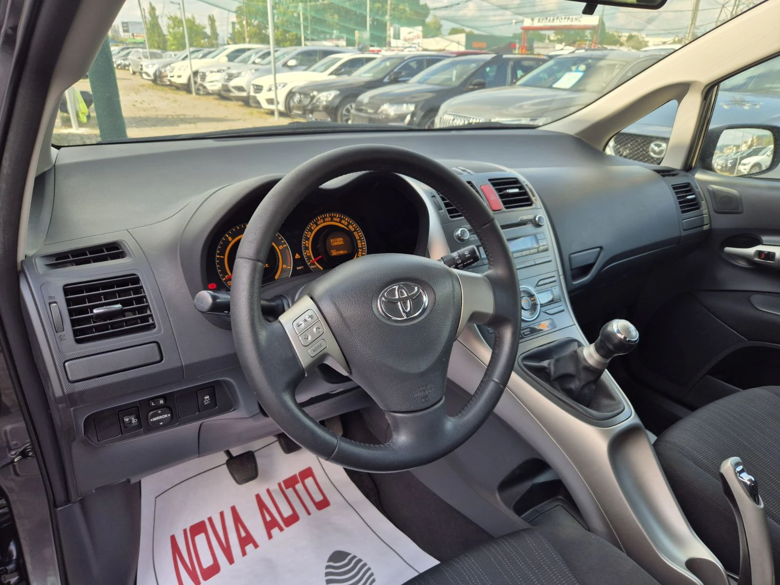 Toyota Auris 1.4D4D - изображение 7
