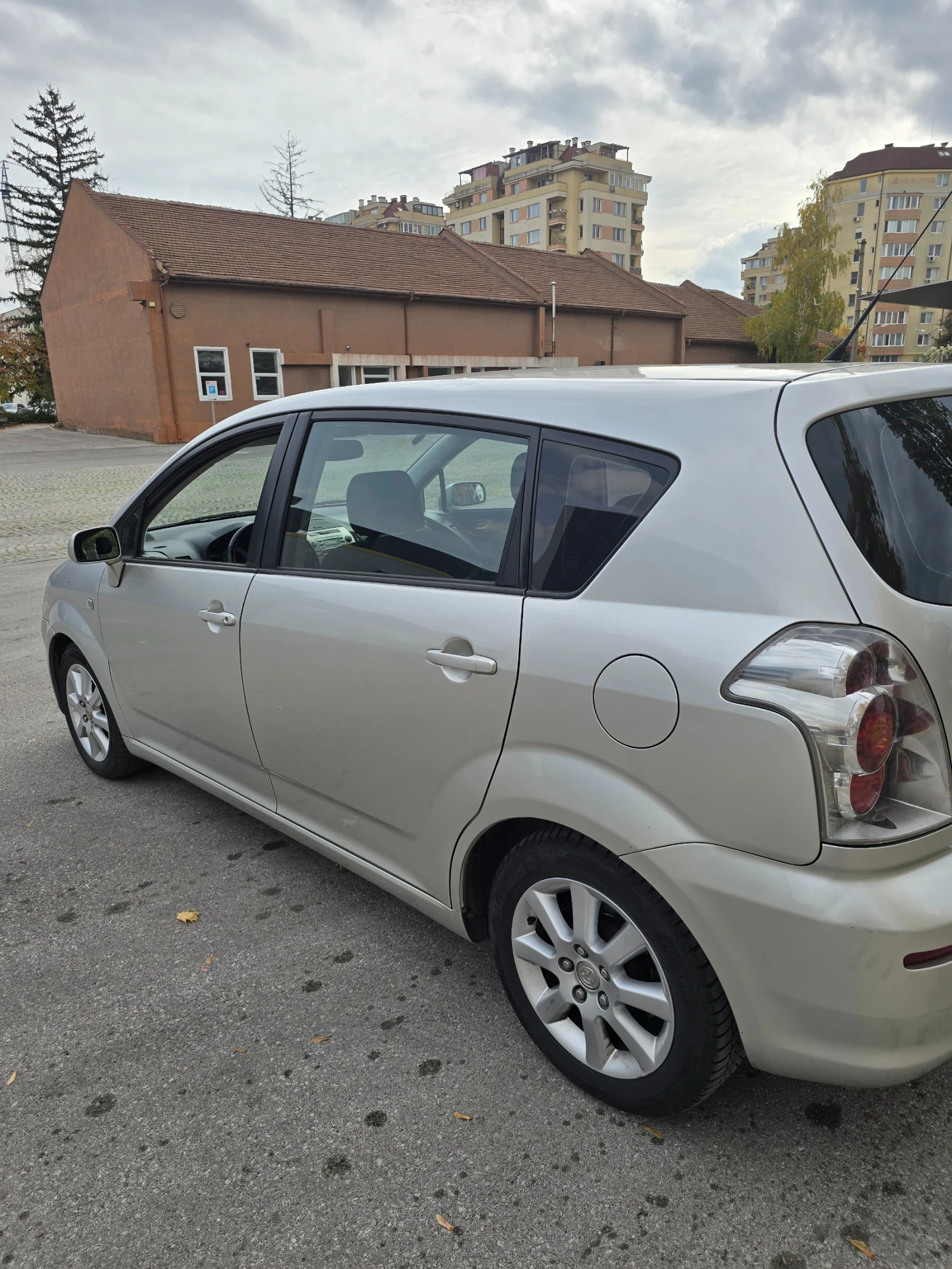 Toyota Corolla verso  - изображение 3