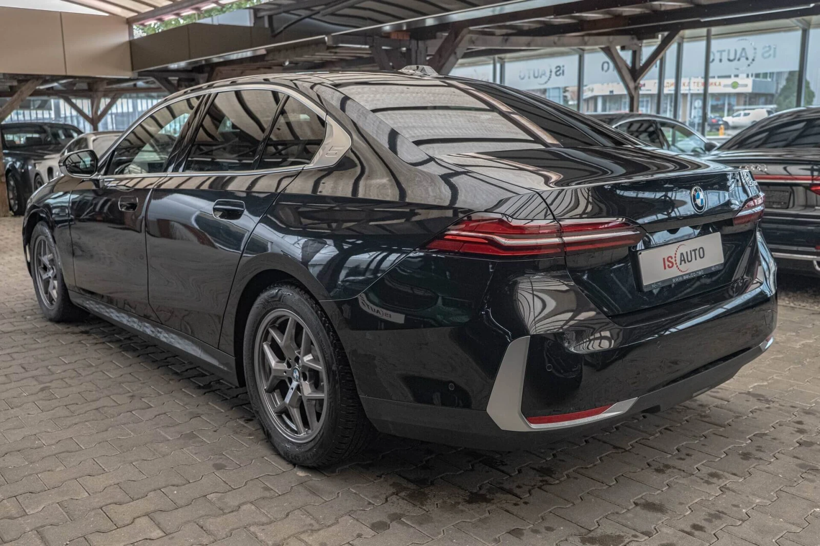 BMW 520  i/Harman Kardon/HuD/360Камера/3D View/Обдухване - изображение 5