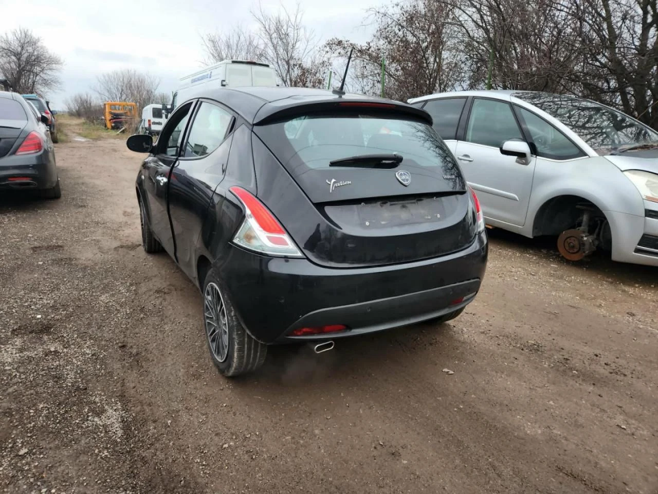 Lancia Ypsilon 1.0 hybrid - изображение 2