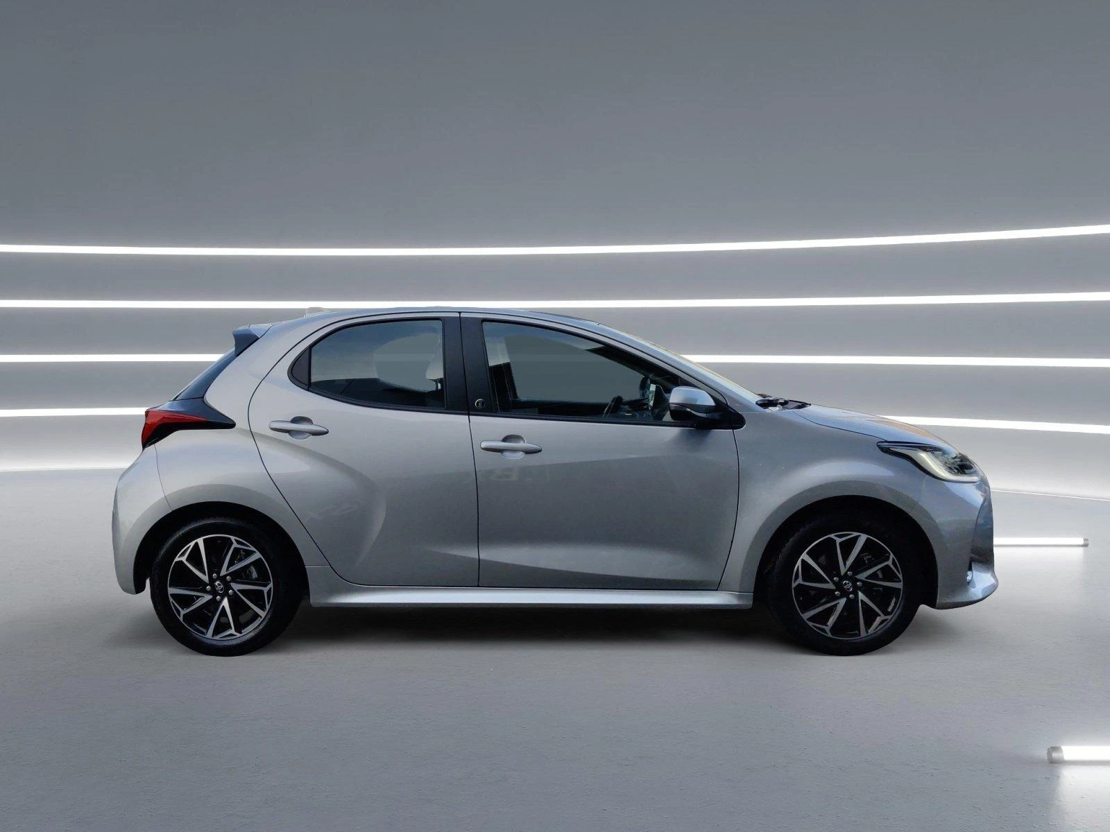 Toyota Yaris HYBRID* TEAM-D* DISTR* LED* KEYLESS* CARPLAY - изображение 4