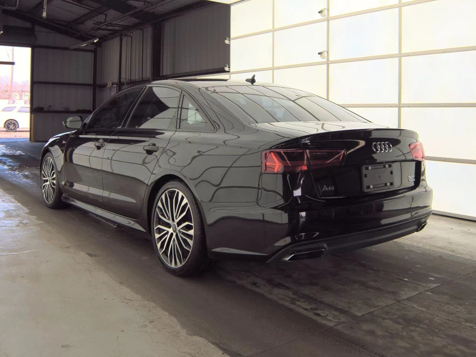 Audi A6 3.0T* MATRIX* PRESTIGE* ДИСТРОНИК* ОБДУХВАНЕ* ХЕДЪ - изображение 3