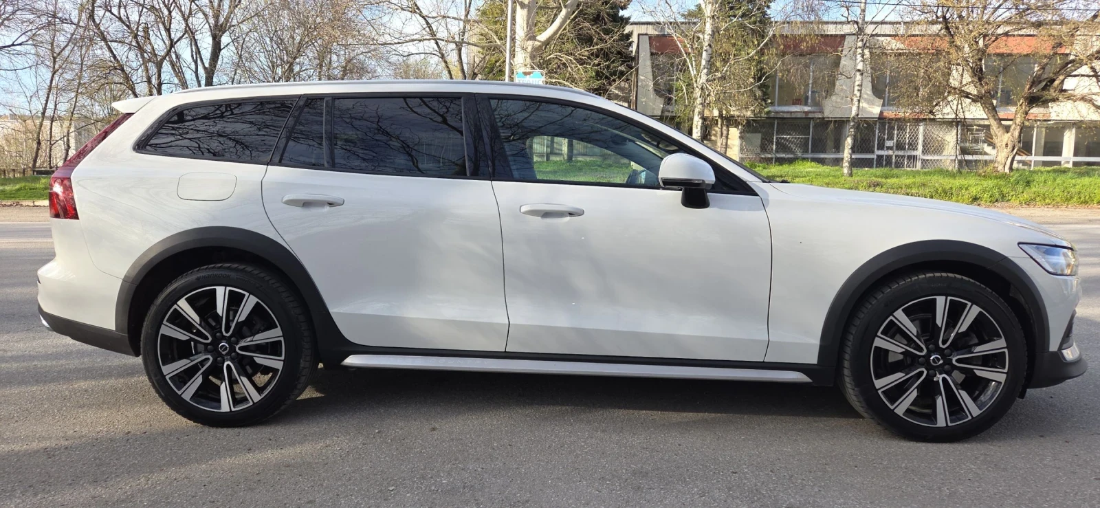 Volvo V60 Cross Country 2.0 Hybrid 4x4 8скорости Face, снимка 15 - Автомобили и джипове - 54099195