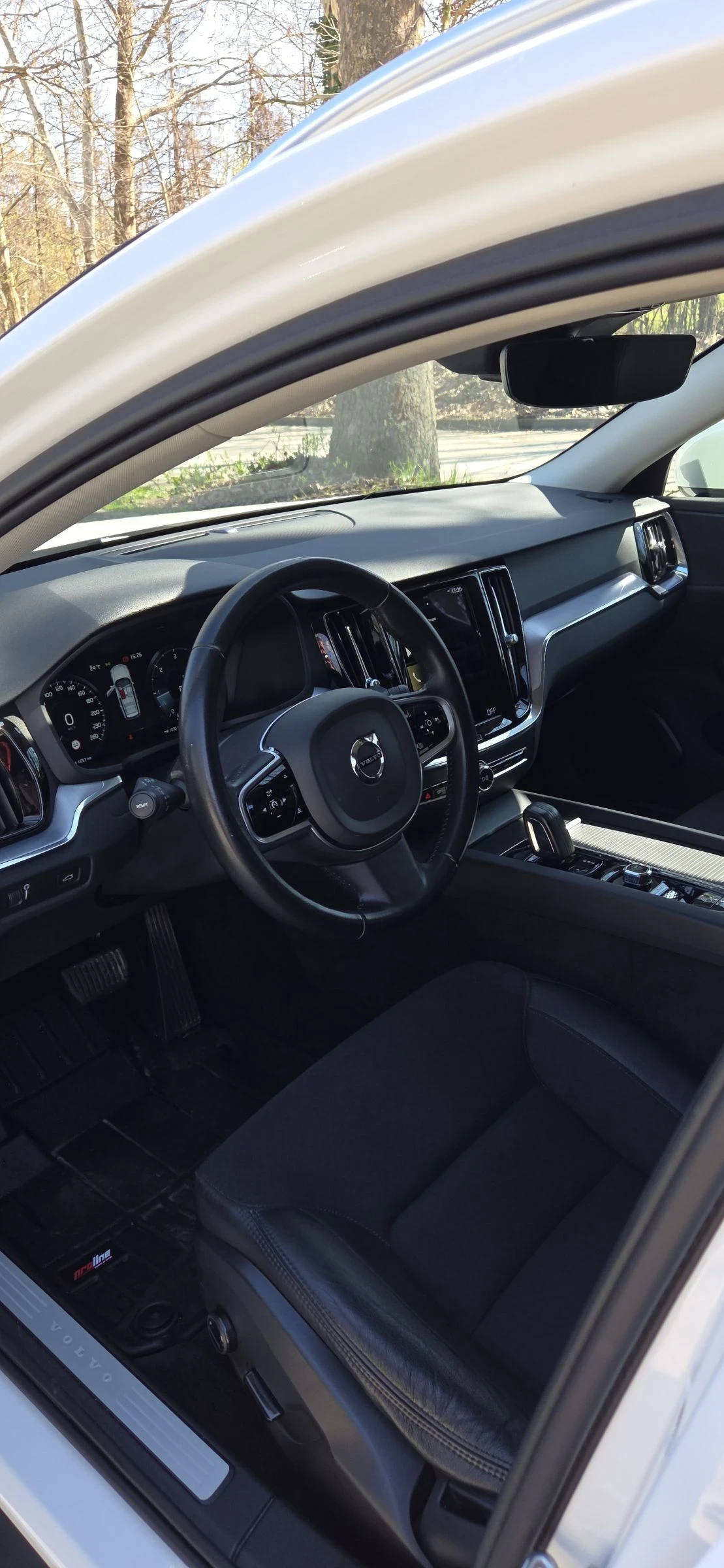 Volvo V60 Cross Country 2.0 Hybrid 4x4 8скорости Face, снимка 6 - Автомобили и джипове - 54099195