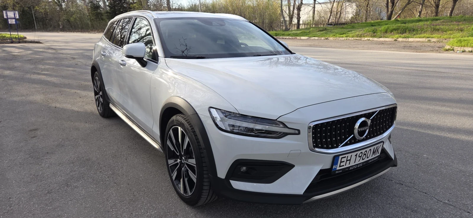 Volvo V60 Cross Country 2.0 Hybrid 4x4 8скорости Face, снимка 17 - Автомобили и джипове - 54099195