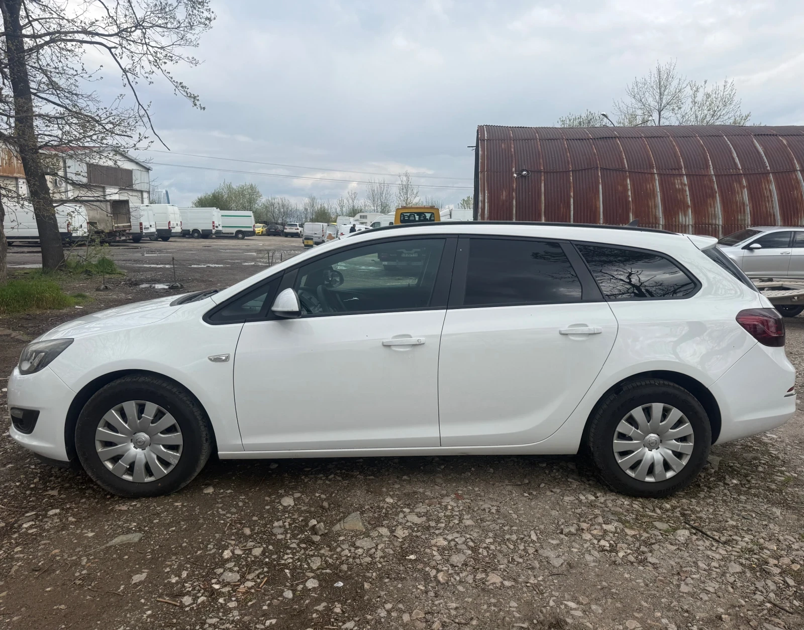 Opel Astra SPORT TOURER, снимка 2 - Автомобили и джипове - 54286474