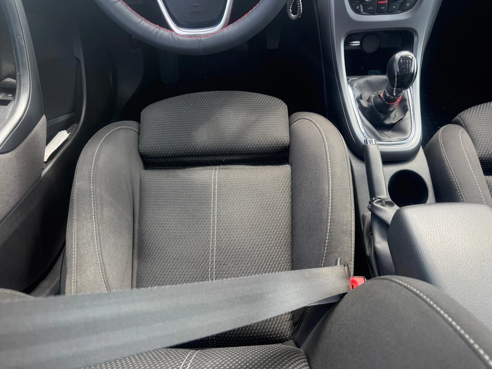 Opel Astra SPORT TOURER, снимка 13 - Автомобили и джипове - 54286474