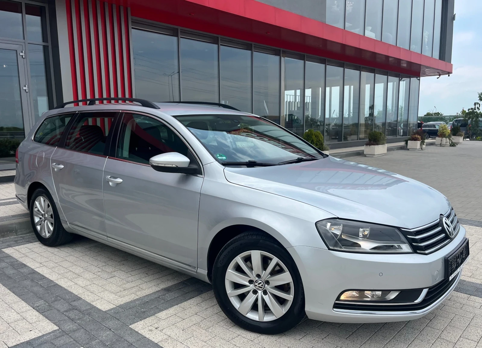 VW Passat 2.0TDI DSG, снимка 3 - Автомобили и джипове - 54374226