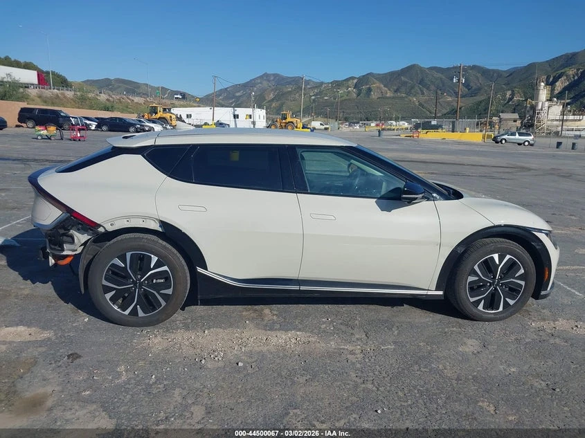 Kia EV6 Wind RWD, снимка 13 - Автомобили и джипове - 54378354