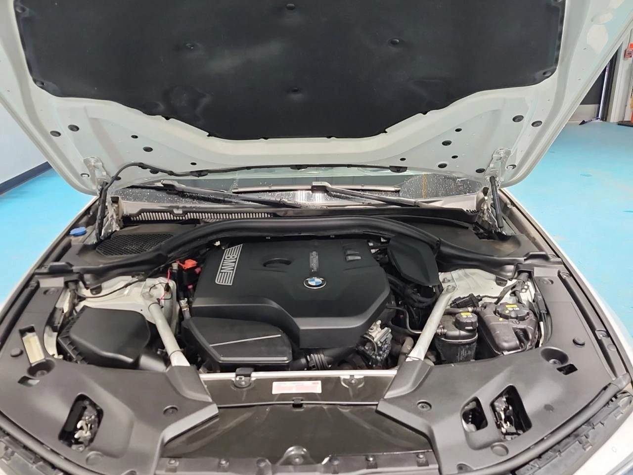 BMW 530 i* M-Sport* Shadow* Adaptive LED* Digital* Headup*, снимка 11 - Автомобили и джипове - 54586595