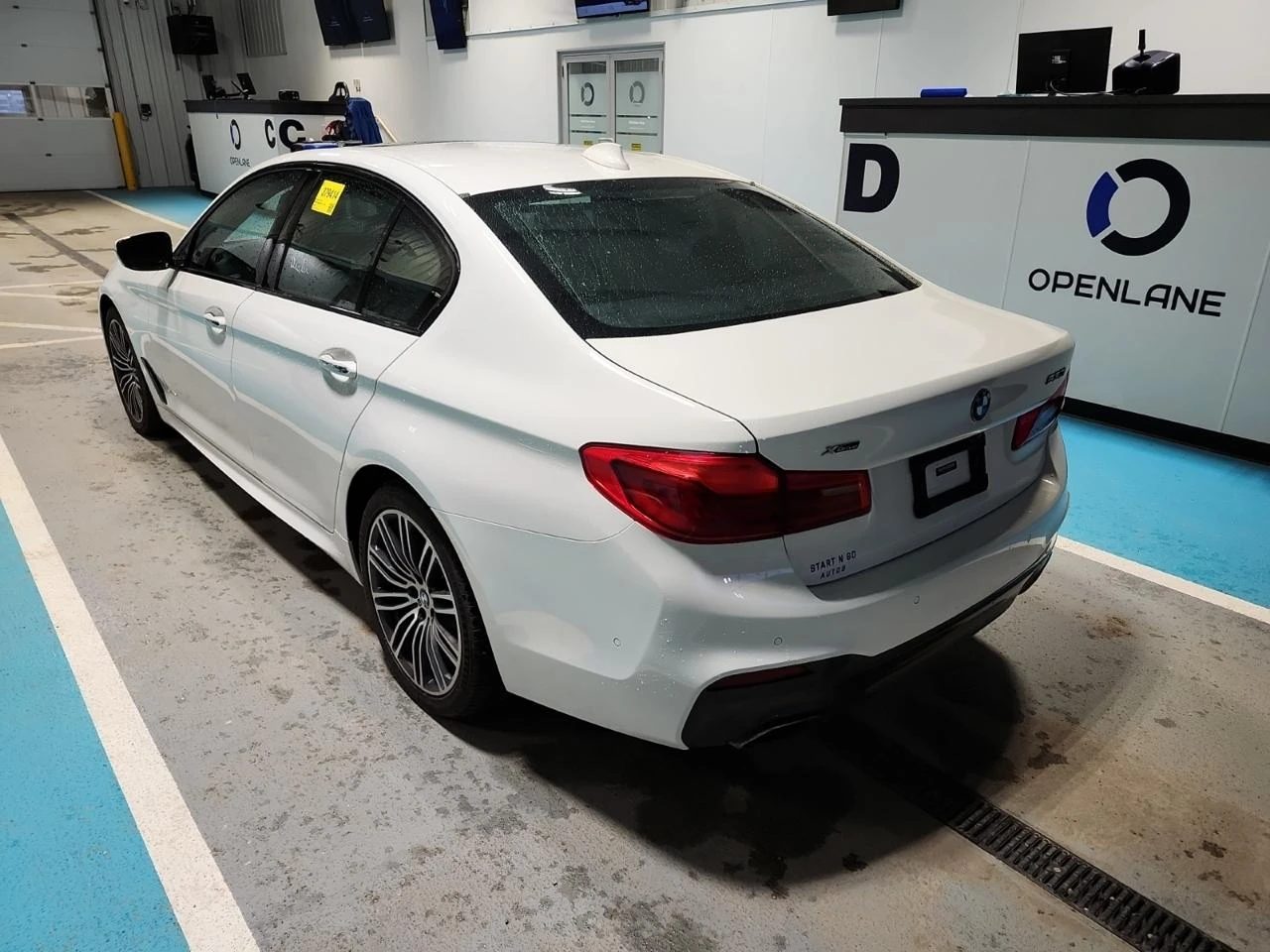 BMW 530 i* M-Sport* Shadow* Adaptive LED* Digital* Headup*, снимка 4 - Автомобили и джипове - 54586595