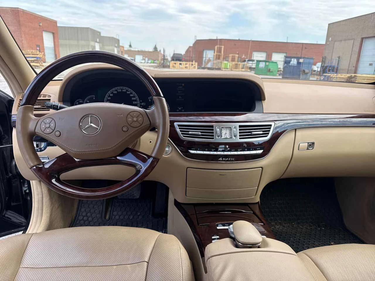 Mercedes-Benz S 550 * CARFAX * ОБДУХВАНЕ * NIGHT VISION * DISTRONIC, снимка 9 - Автомобили и джипове - 54920316