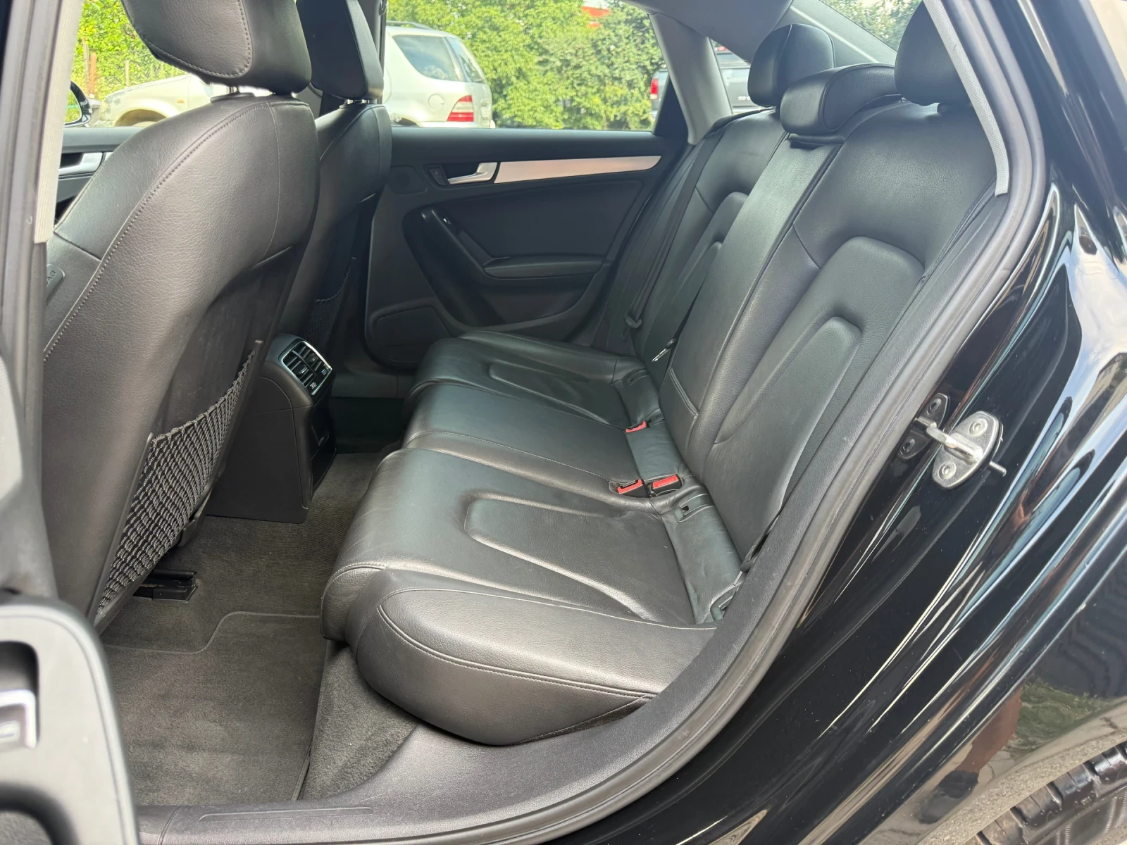 Audi A4 2.0T quattro, снимка 9 - Автомобили и джипове - 55316178