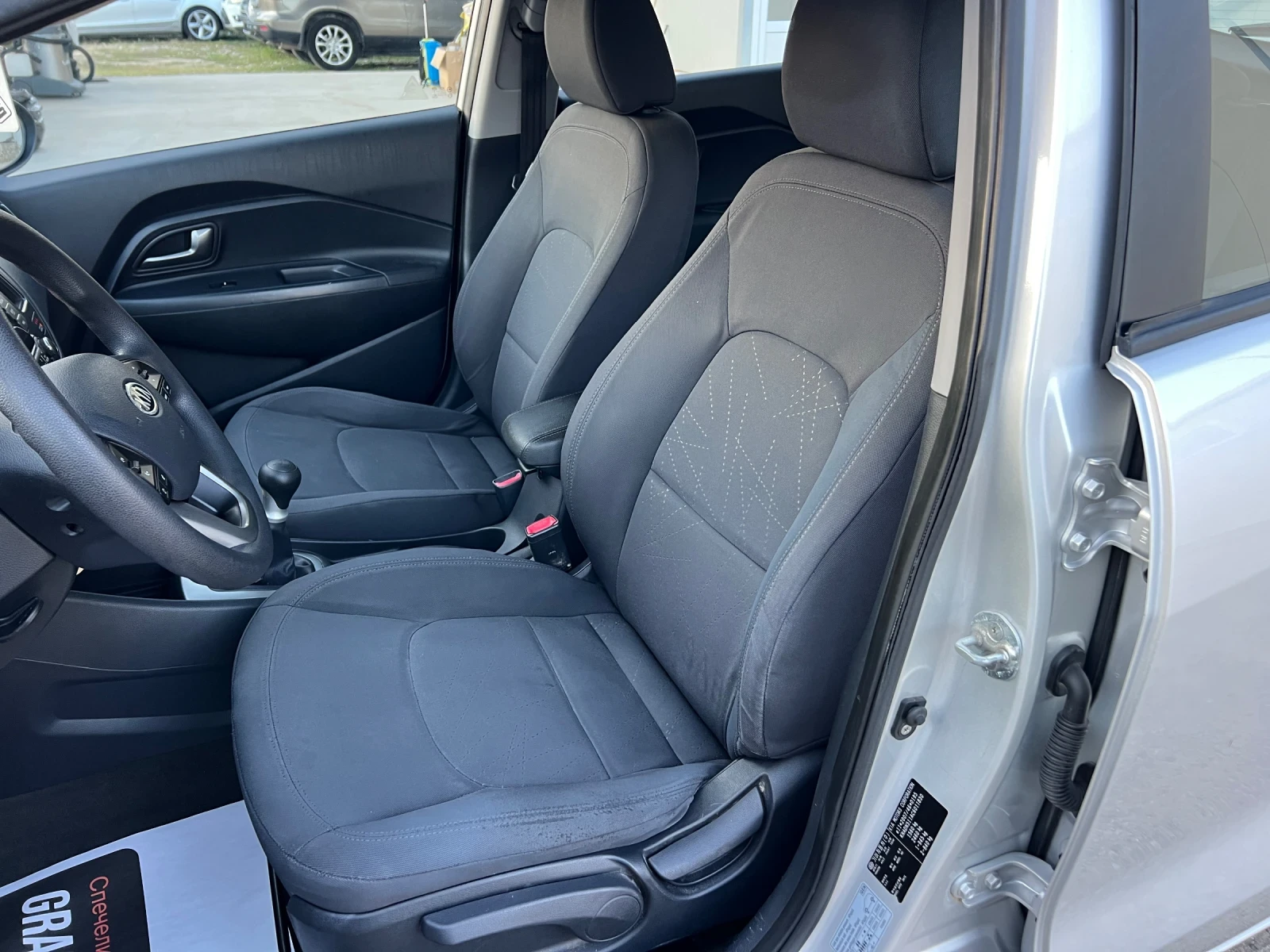 Kia Rio  III 1.2 85к.с./ Климатик/ EURO5B/ Италия, снимка 11 - Автомобили и джипове - 55514175