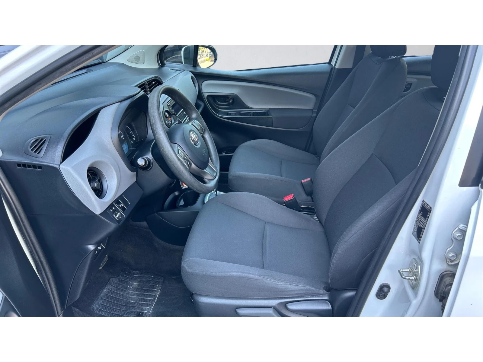 Toyota Yaris Месечна вноска от 130  , снимка 12 - Автомобили и джипове - 55573488