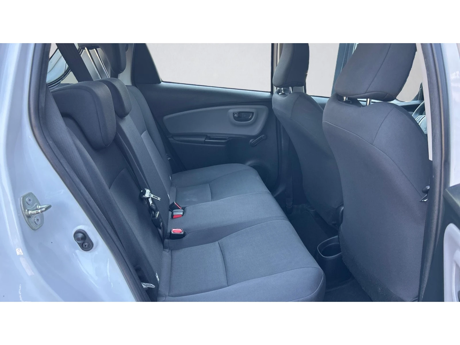 Toyota Yaris Месечна вноска от 130  , снимка 7 - Автомобили и джипове - 55573488