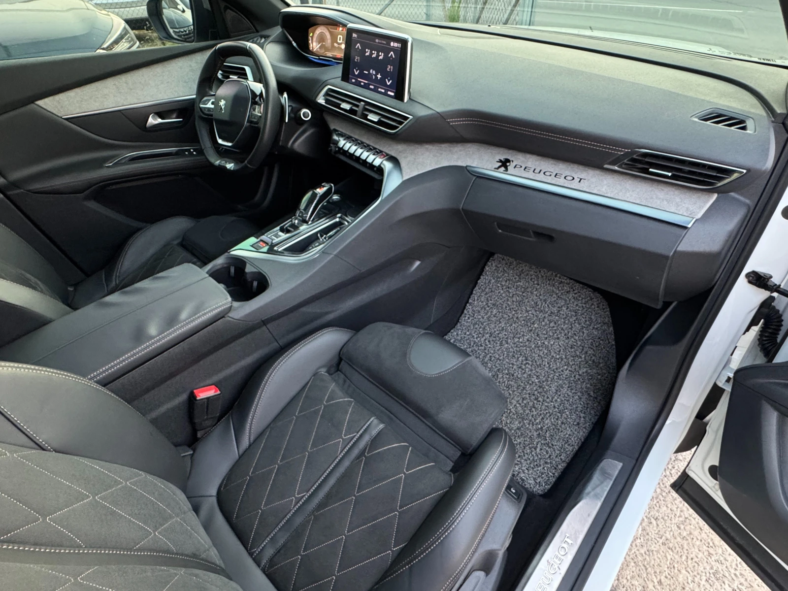 Peugeot 3008 Peugeot 3008 2.0 BlueHDi ! GT Line !, снимка 11 - Автомобили и джипове - 55652793