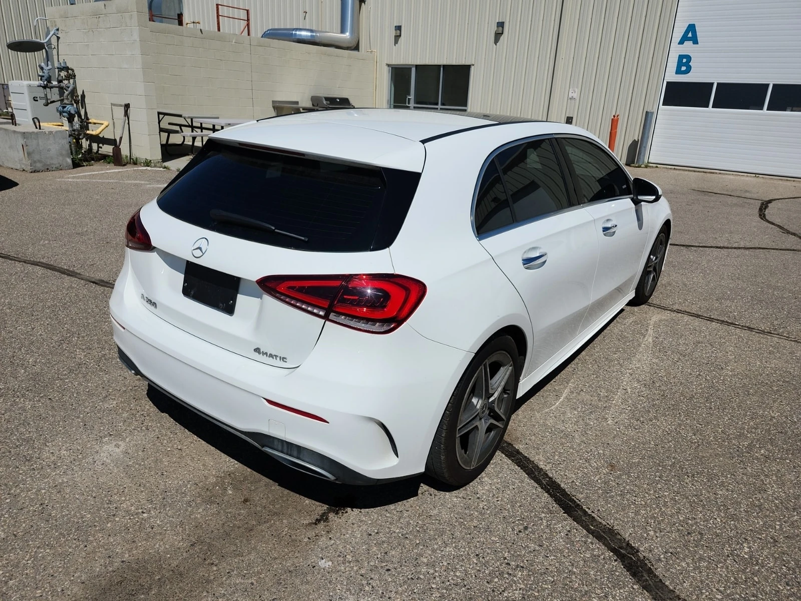 Mercedes-Benz A 250  CARFAX / ПАНОРАМА / АВТОКРЕДИТ, снимка 3 - Автомобили и джипове - 55846879