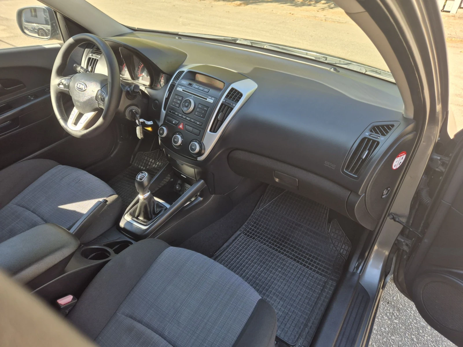 Kia Ceed 1.6  90�.�. 6 �������� | Mobile.bg � ����������� 12
