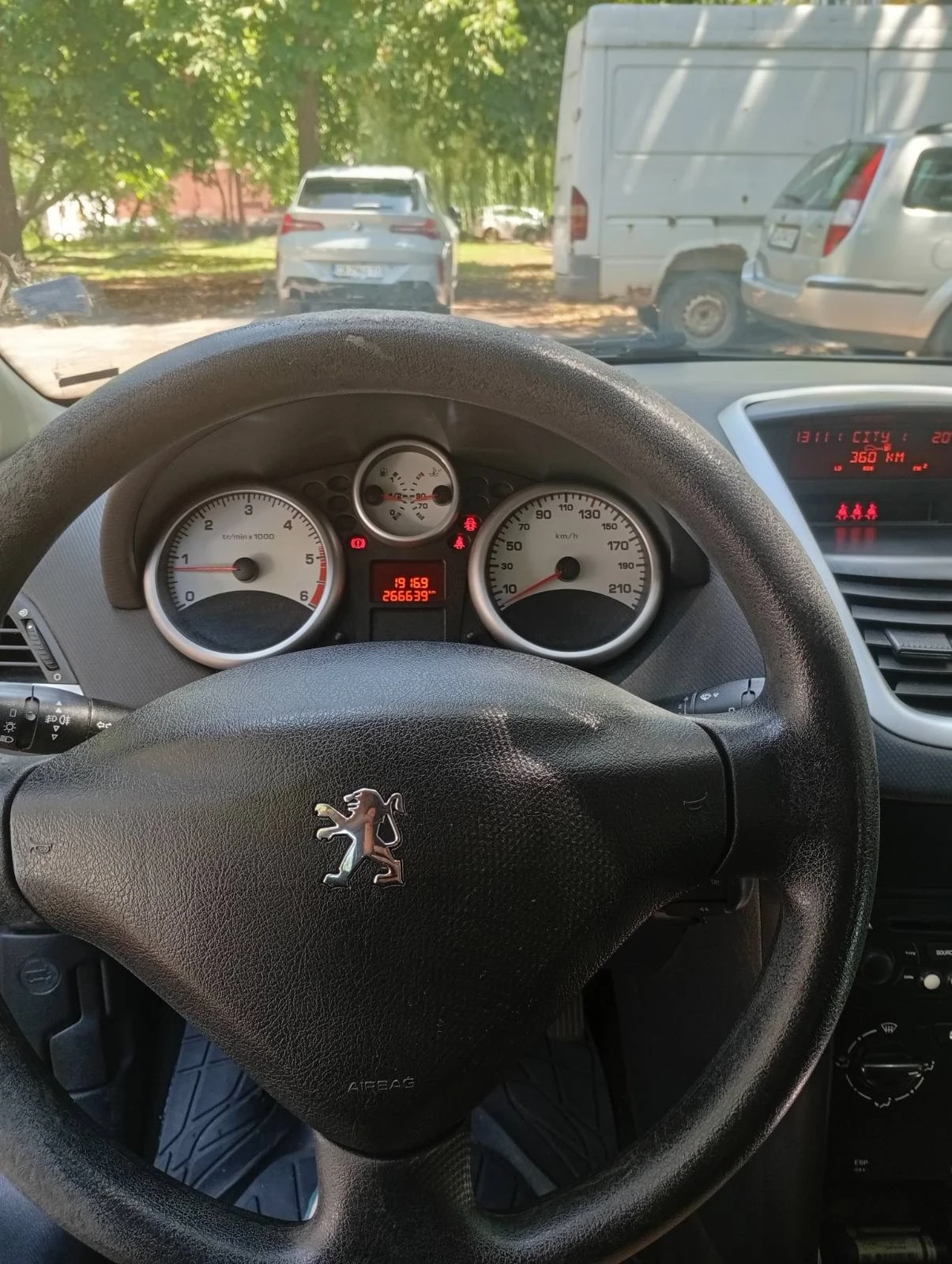 Peugeot 207, снимка 3 - Автомобили и джипове - 56165588
