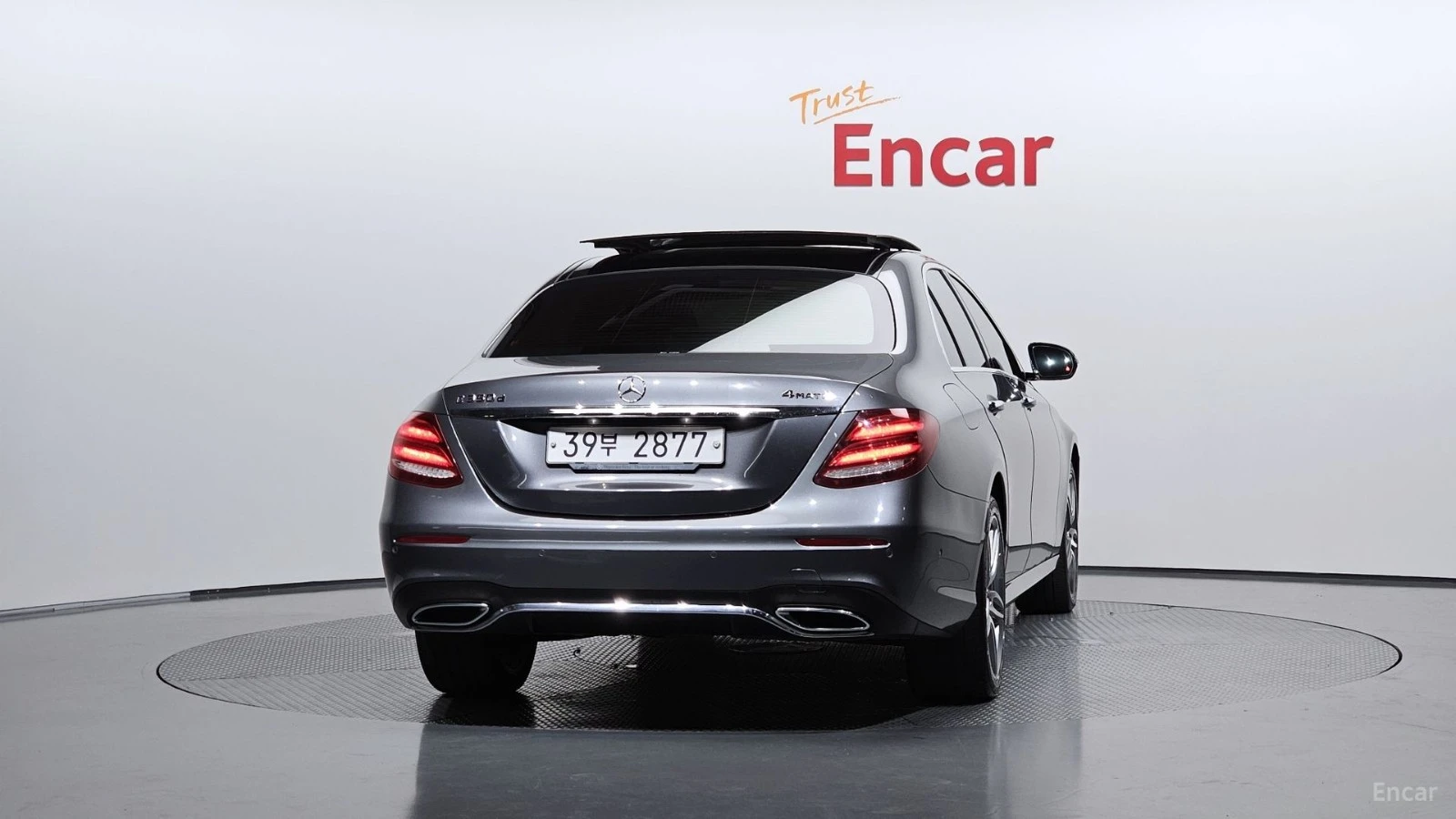 Mercedes-Benz E 350 190KW | AMG LINE | ОБДУХ| 360| HUD, снимка 4 - Автомобили и джипове - 56262216