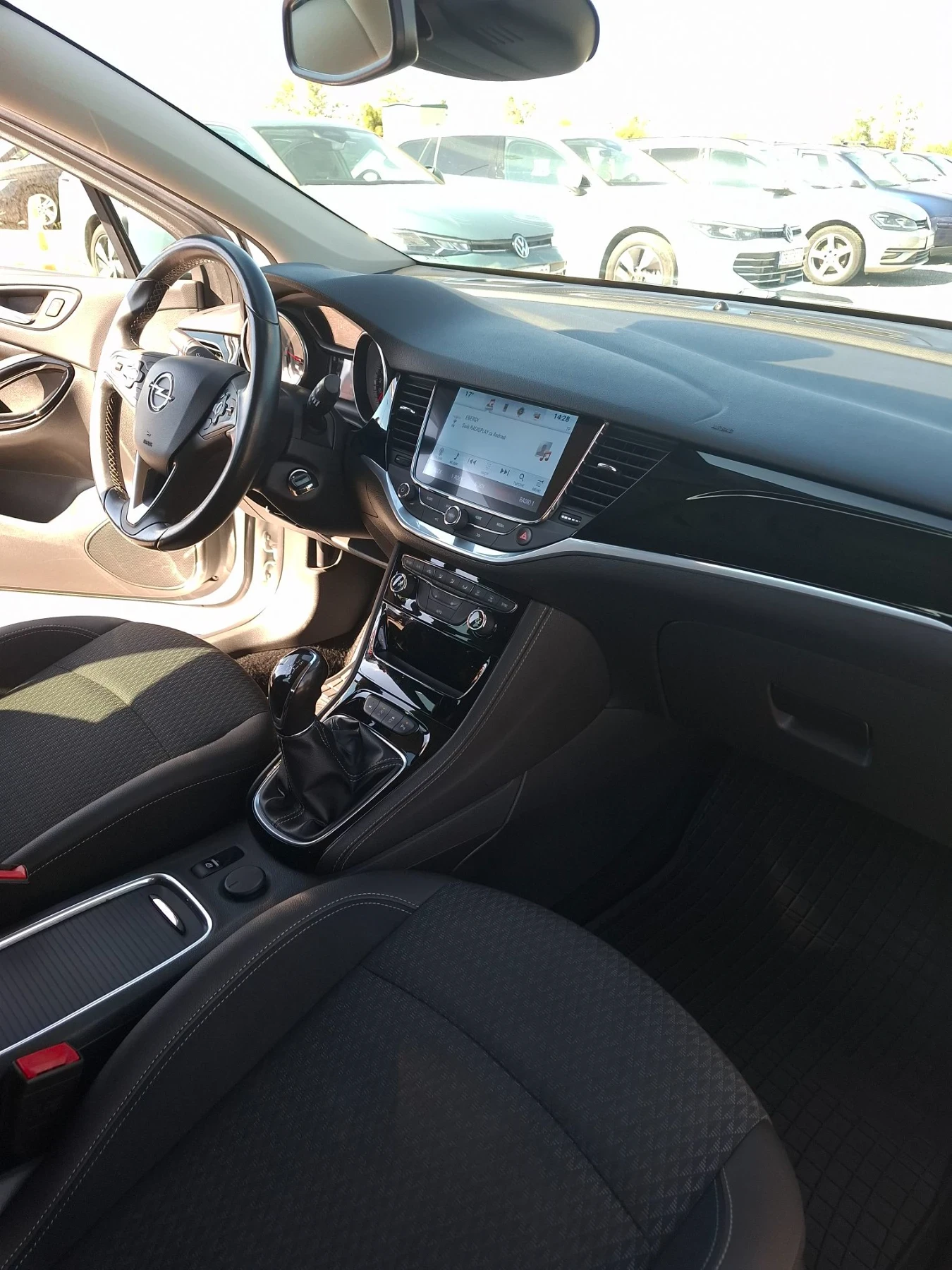 Opel Astra K 1.6 CDTI, снимка 13 - Автомобили и джипове - 56364733