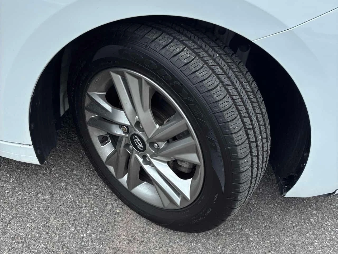 Hyundai Elantra * Preferred w/Sun & Safety Package IVT * CARFAX *  | Mobile.bg � ����������� 7