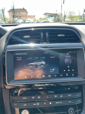 Jaguar F-PACE PORTFOLIO , снимка 13