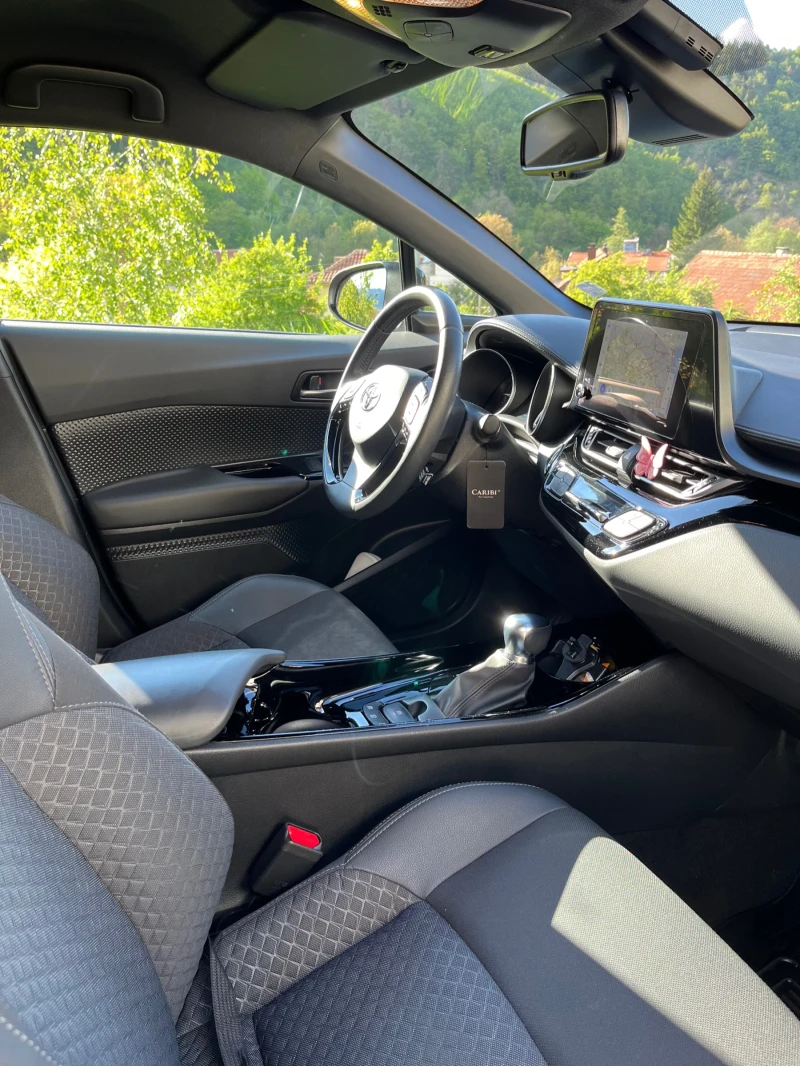 Toyota C-HR, снимка 10 - Автомобили и джипове - 52951880