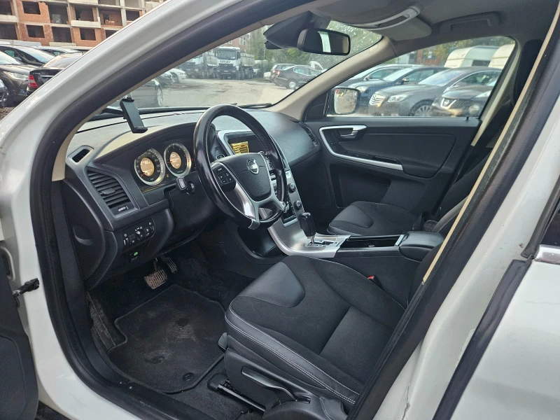Volvo XC60 2.4 D3, снимка 9 - Автомобили и джипове - 52588376